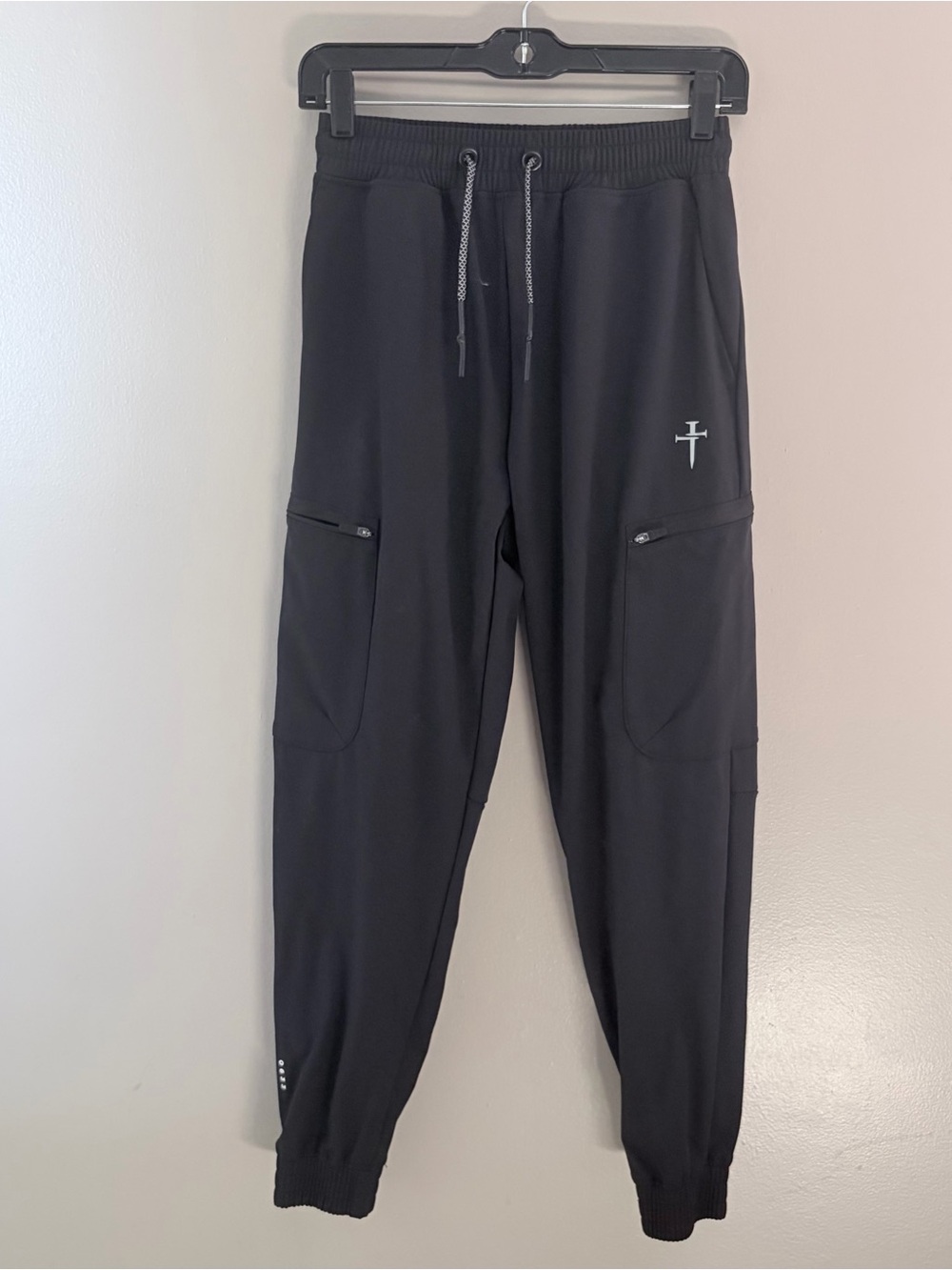 Three Nails Mens Vanta Jogger Pants Black Silver Cross Logo Athletic Size S